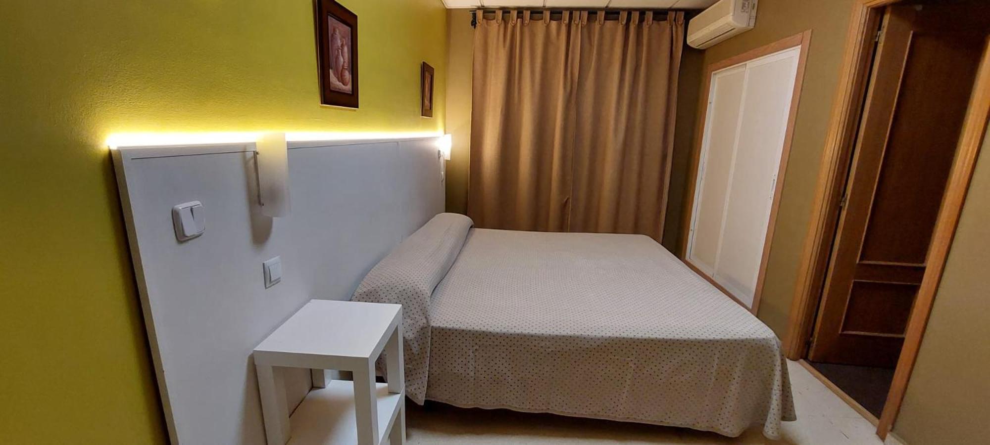 Hostal Ds Velilla de San Antonio Exteriér fotografie