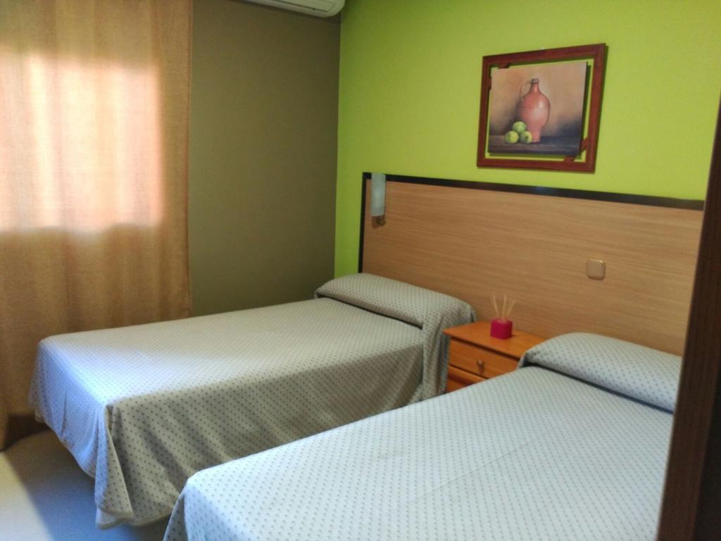 Hostal Ds Velilla de San Antonio Exteriér fotografie