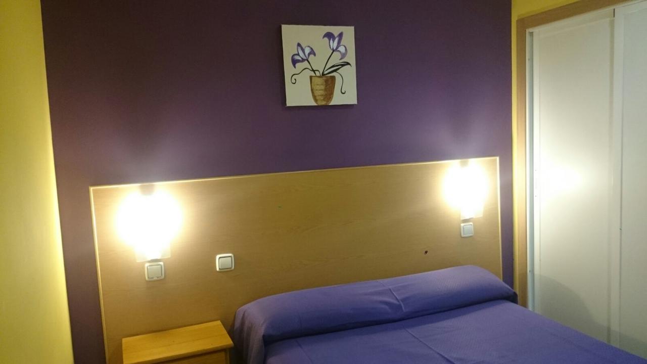 Hostal Ds Velilla de San Antonio Exteriér fotografie