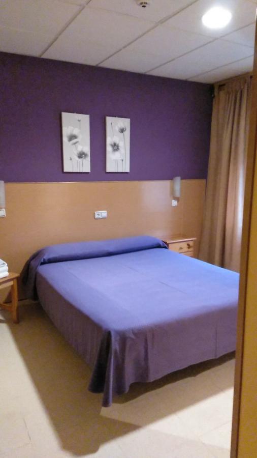 Hostal Ds Velilla de San Antonio Exteriér fotografie