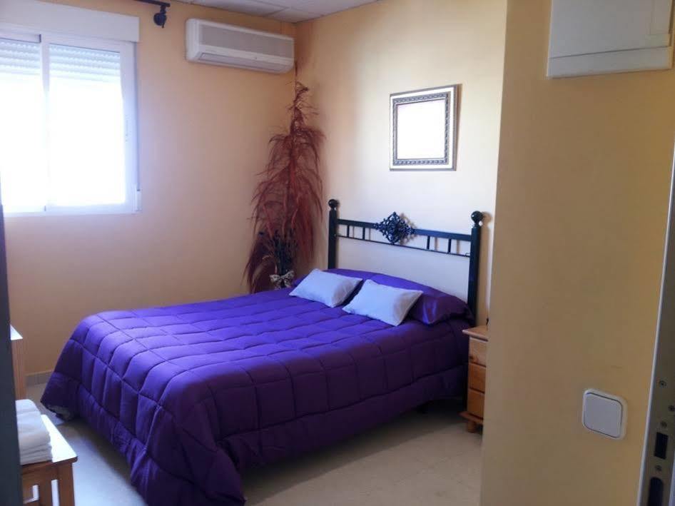 Hostal Ds Velilla de San Antonio Exteriér fotografie